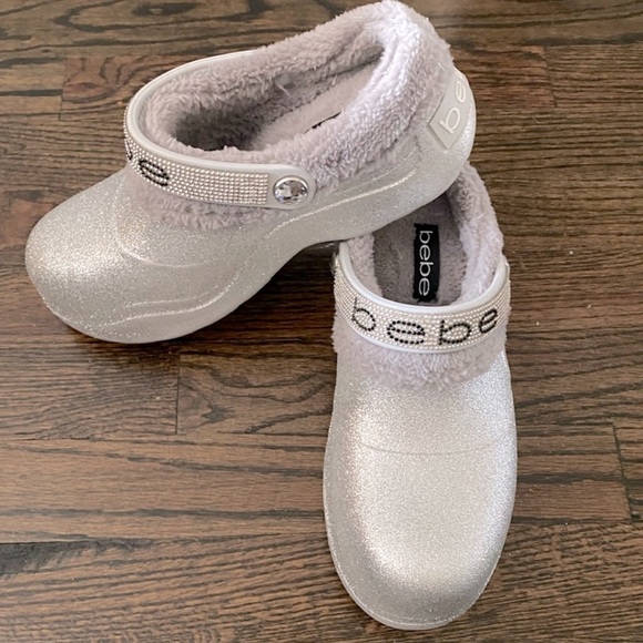 NWT bebe Silver Metallic Glitter Slip On Fur Clogs - Picture 1 of 7
